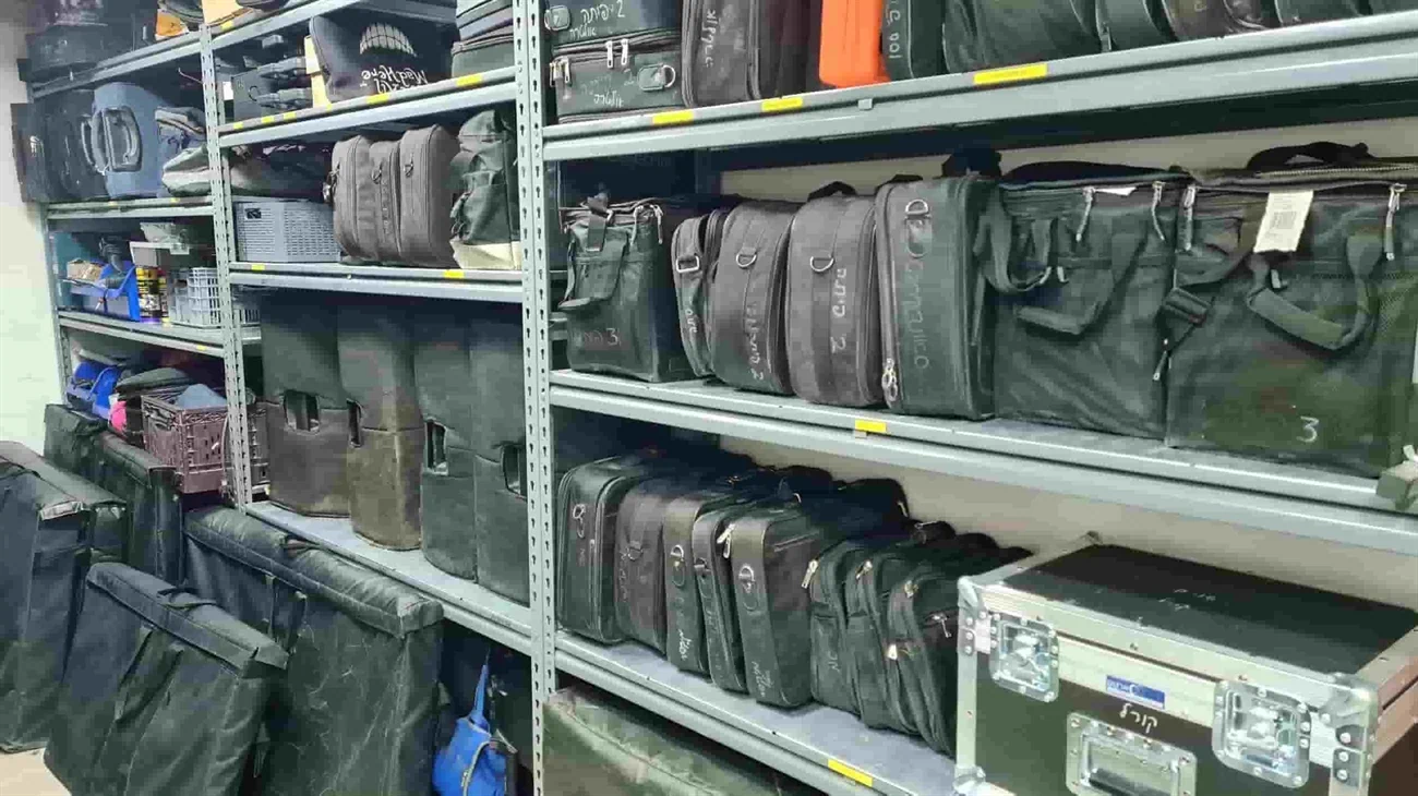 מחסן ציוד מקצועי להשכרת ציוד לאירועים – קורל הפקות