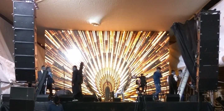 הקמת תאורה והגברה לאירועים על ידי צוות מקצועי