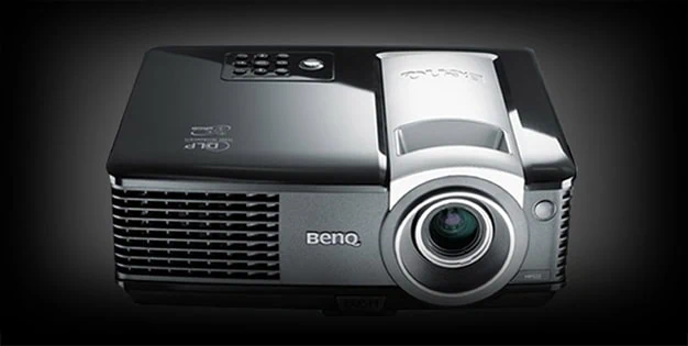 השכרת מקרן ומסך - קורל הפקות