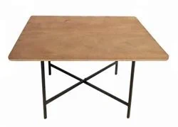 השכרת שולחן מרובע עד 12 איש רגלי X